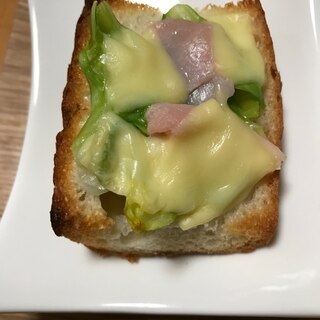 茹でキャベツと生ハムのチーズバケット